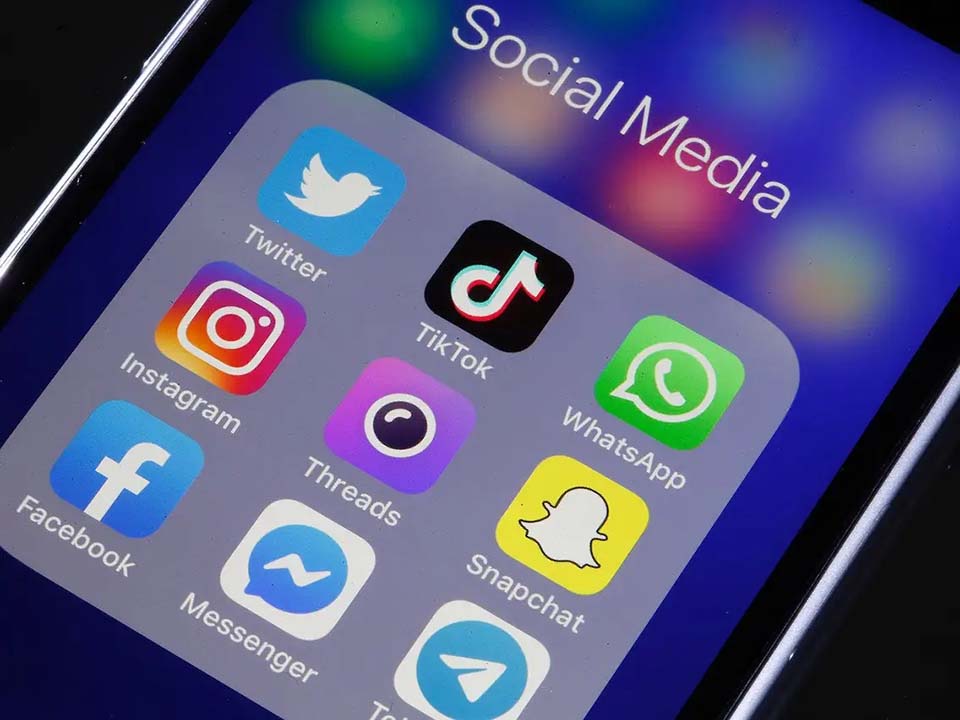 Conturi social media