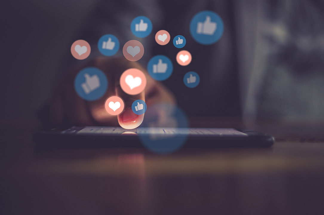 Moderatori social media comunitate gaming