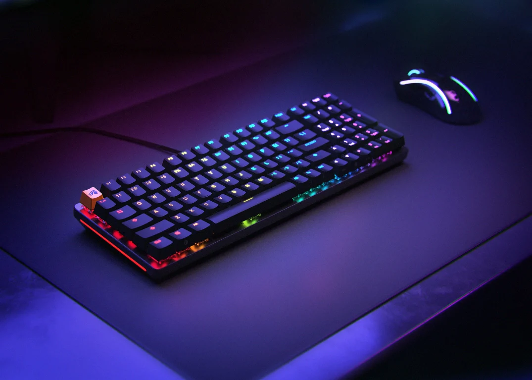 Tastaturi cu iluminare RGB