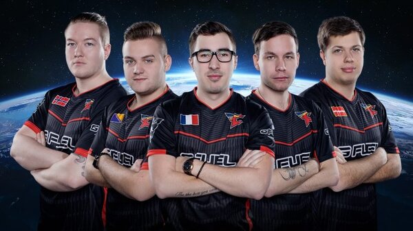 faze-clan_respawn_sydney2017_35325325-768x432.thumb.jpg.f1ff0e3ead228d6cea976d91ab4aa967.jpg