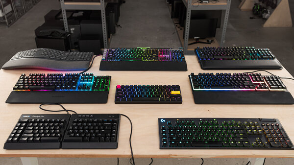 tastatura-gaming.thumb.jpg.a1370dbad8bf1823b1b8929442648ecc.jpg
