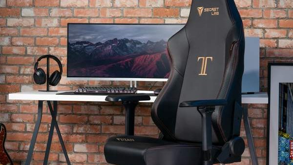 176030702_secretlabtitanchair.jpg.6b1182f2eeecb36736e022f8f1d16766.jpg