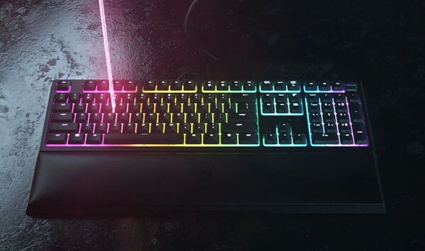 Tastatura gaming Razer Ornata V2