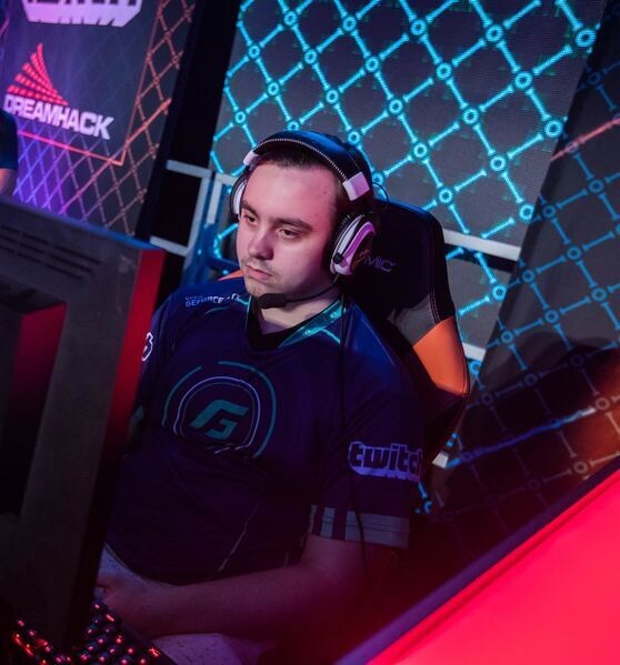 RLCS-Turbopolsa-Champion-NRG.jpg.cca1ccf736cb02cb1f45c119bc55250f.jpg